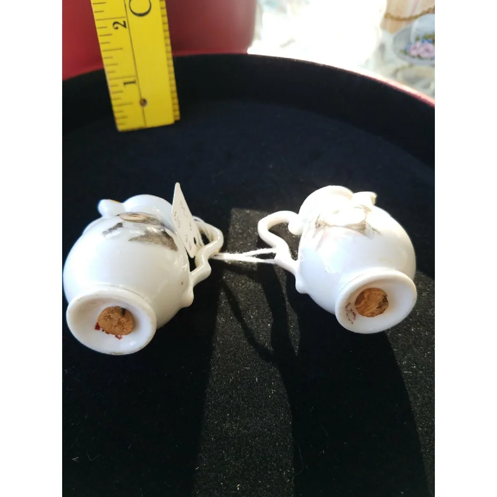 salt and pepper shakers